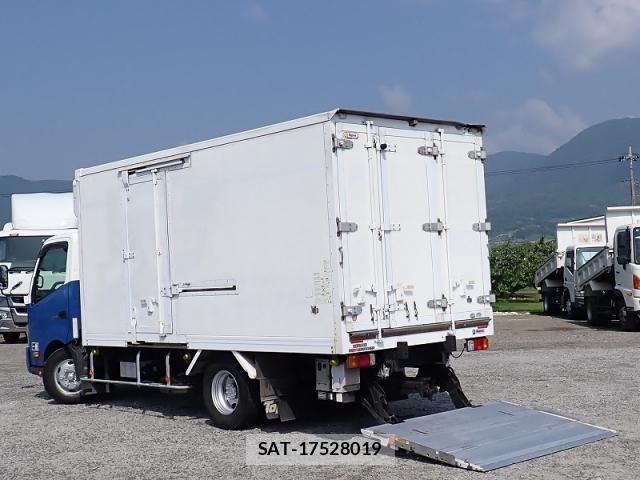 Hino DUTRO 2016-04 8245094-3