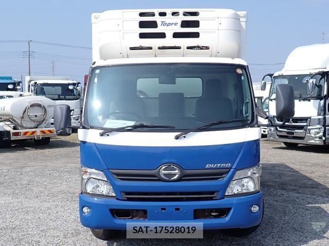 Hino DUTRO 2016-04 8245094-4