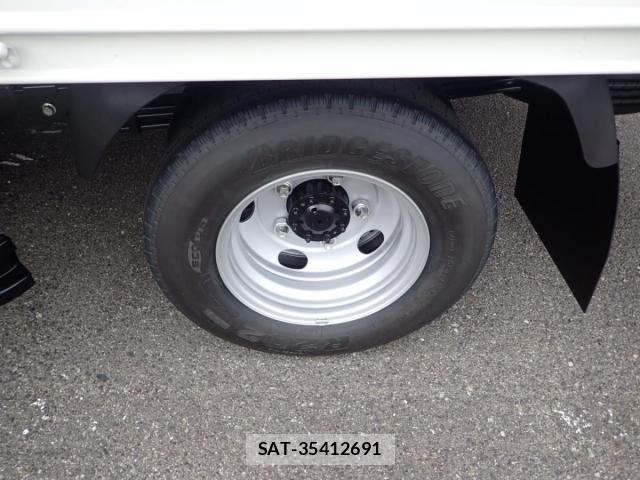 Hino DUTRO 2026-01 8245089-25