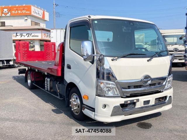 Hino DUTRO 2022-01 8245085-1