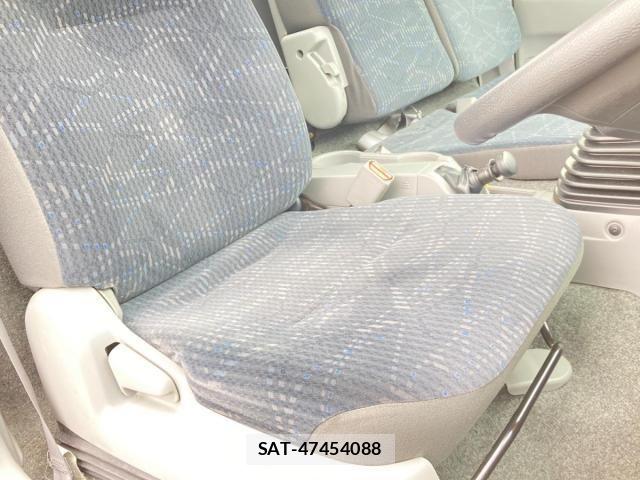 Hino DUTRO 2022-01 8245085-19