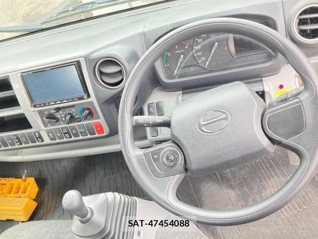 Hino DUTRO 2022-01 8245085-21