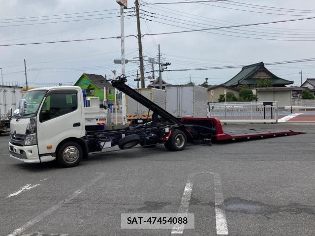 Hino DUTRO 2022-01 8245085-4