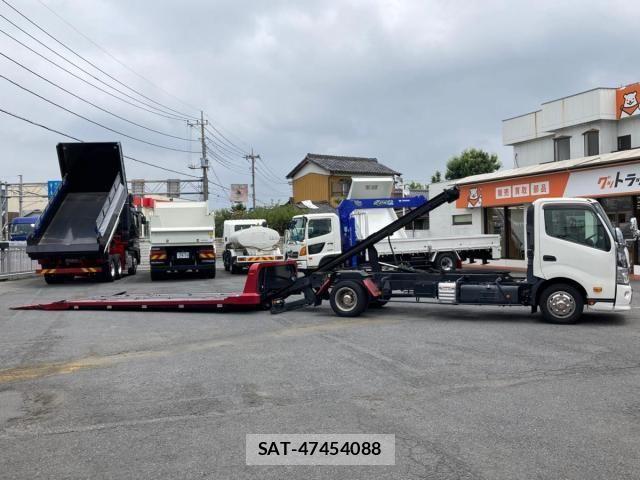 Hino DUTRO 2022-01 8245085-5
