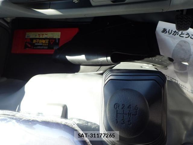 Hino DUTRO 2026-01 8245088-14