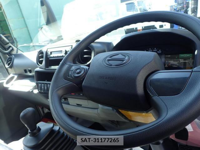 Hino DUTRO 2026-01 8245088-17