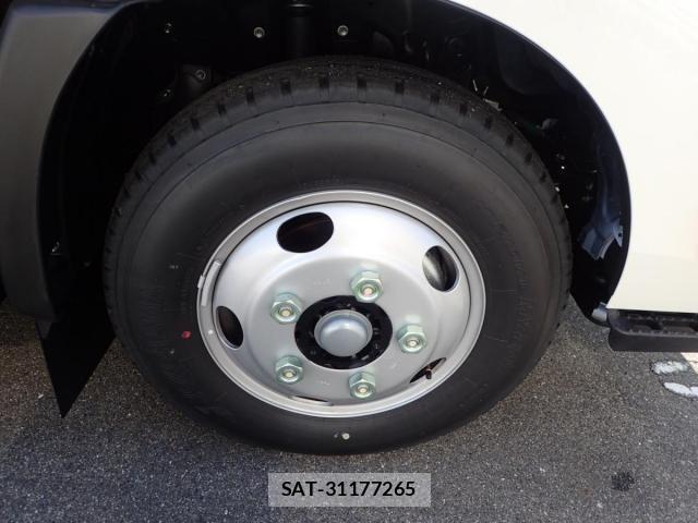 Hino DUTRO 2026-01 8245088-28