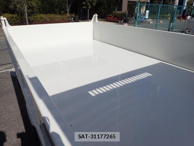 Hino DUTRO 2026-01 8245088-4