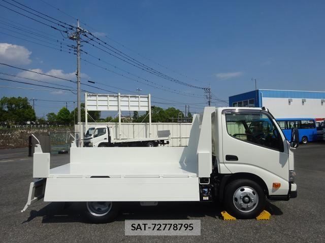 Hino DUTRO 2025-11 8245086-17