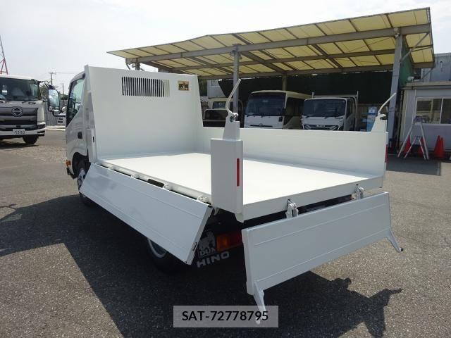 Hino DUTRO 2025-11 8245086-25