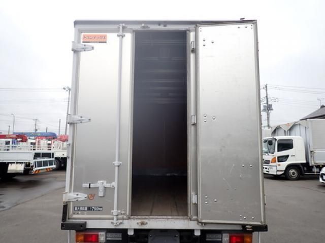 Hino DUTRO 2018-09 8311081-12