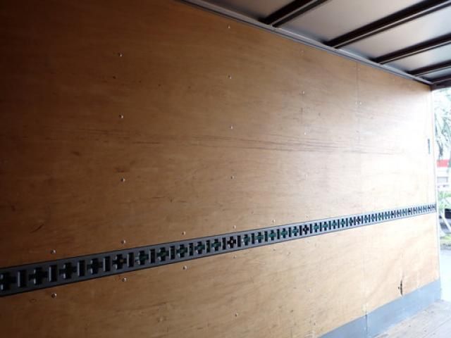 Hino DUTRO 2018-09 8311081-29