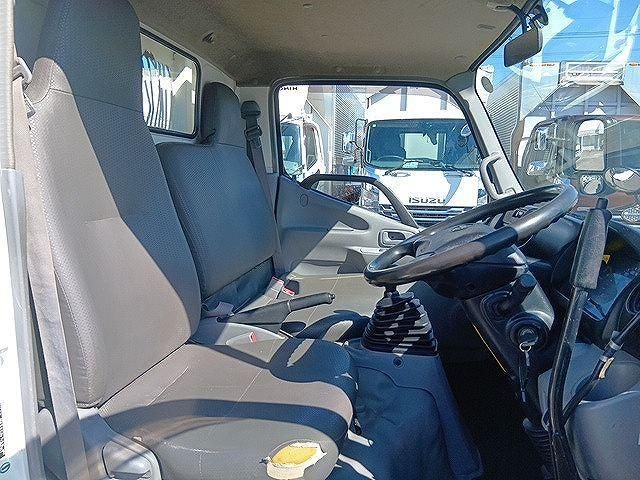 Hino DUTRO 2014-02 8311080-10
