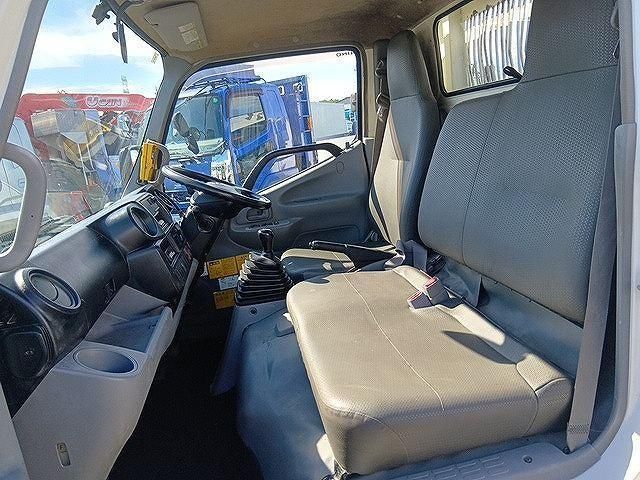 Hino DUTRO 2014-02 8311080-13