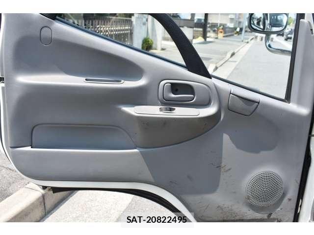 Hino DUTRO 2015-07 8314270-9