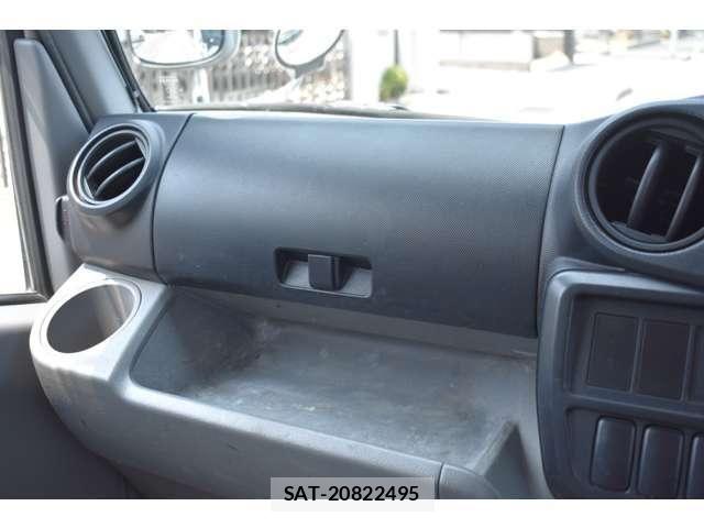 Hino DUTRO 2015-07 8314270-16