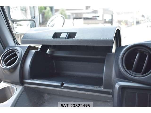 Hino DUTRO 2015-07 8314270-17