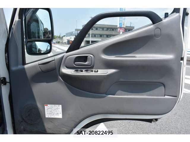 Hino DUTRO 2015-07 8314270-7