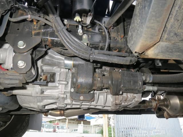 Hino DUTRO 2023-07 8311076-15