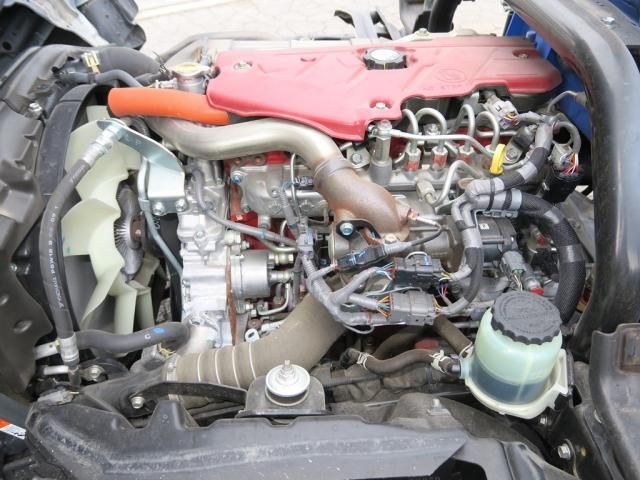 Hino DUTRO 2023-07 8311076-18