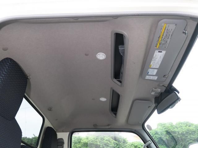Hino DUTRO 2023-07 8311076-19