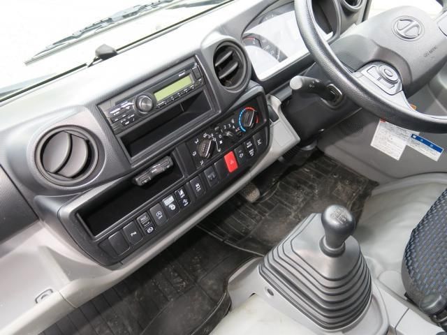 Hino DUTRO 2023-07 8311076-23
