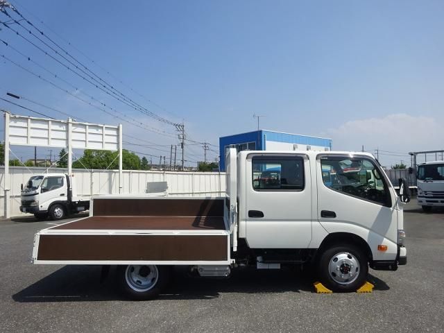 Hino DUTRO 2025-12 8311077-18