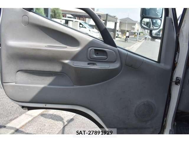 Hino DUTRO 2013-12 8314268-9