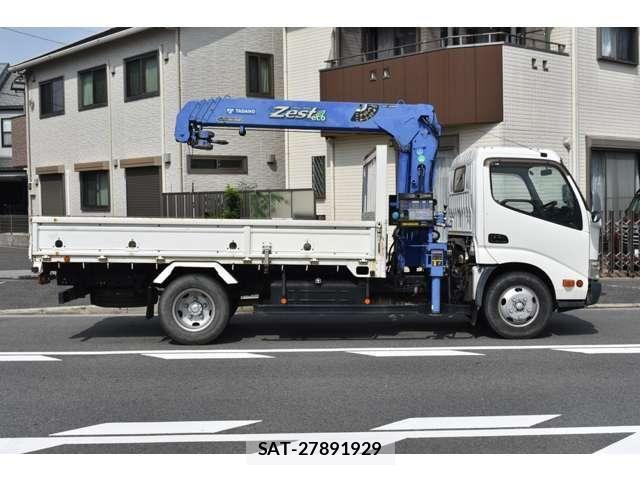 Hino DUTRO 2013-12 8314268-3