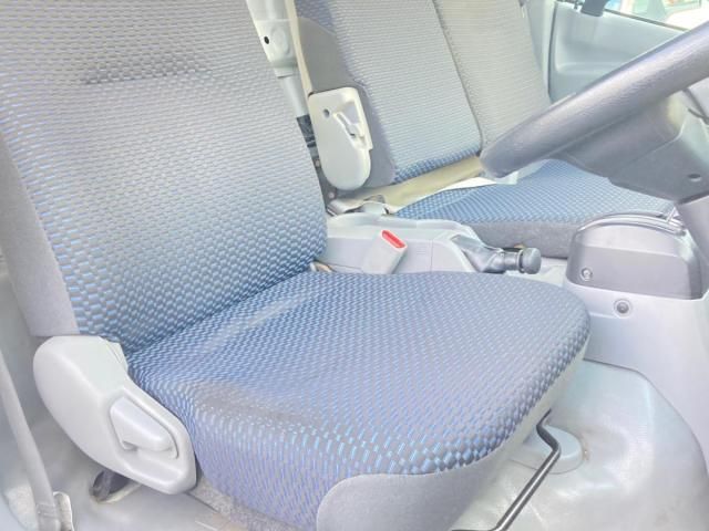 Hino DUTRO 2022-06 8311079-14