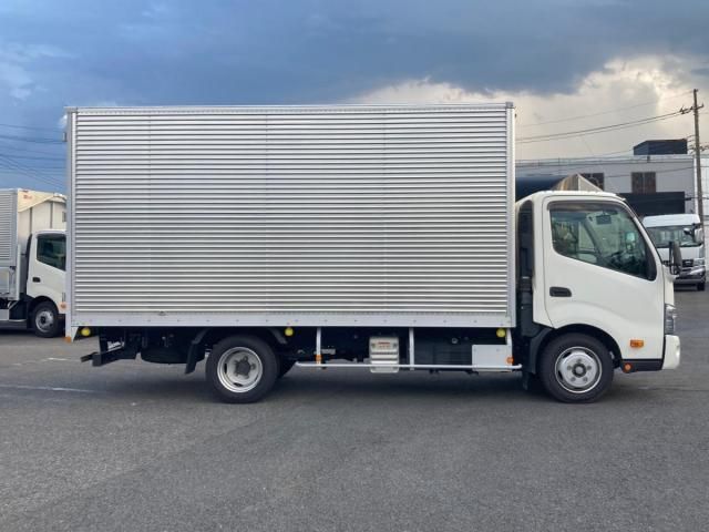 Hino DUTRO 2022-06 8311079-5