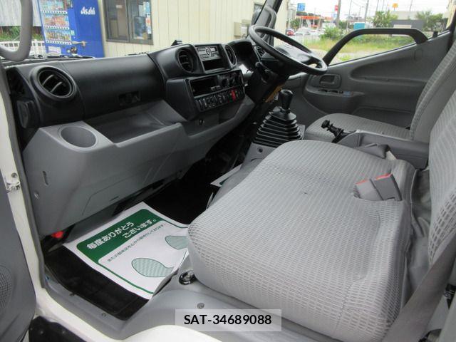 Hino DUTRO 2017-09 8314271-11