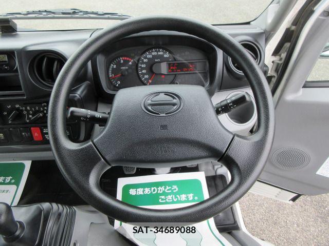 Hino DUTRO 2017-09 8314271-12