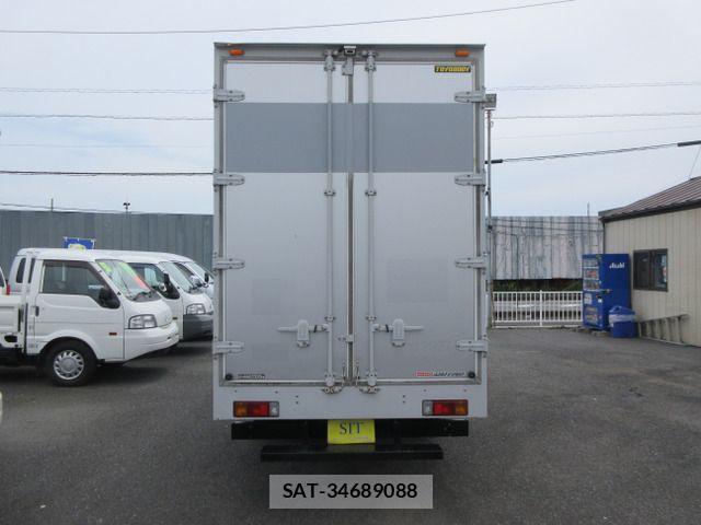 Hino DUTRO 2017-09 8314271-2