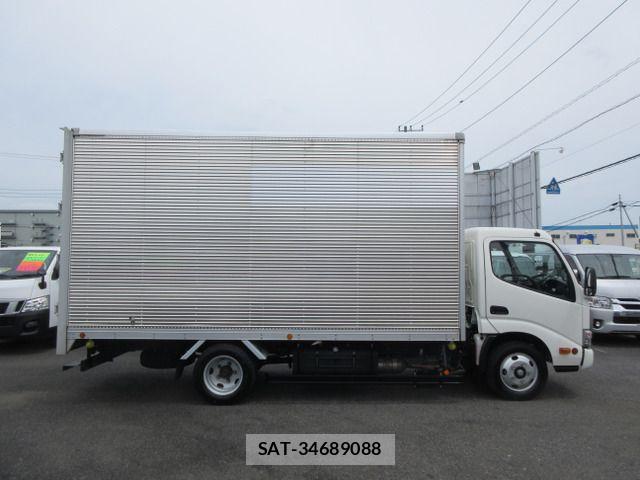 Hino DUTRO 2017-09 8314271-3