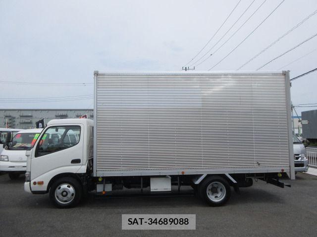 Hino DUTRO 2017-09 8314271-4