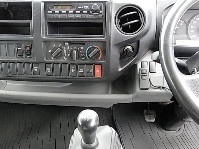 Hino DUTRO 2012-07 8311082-28