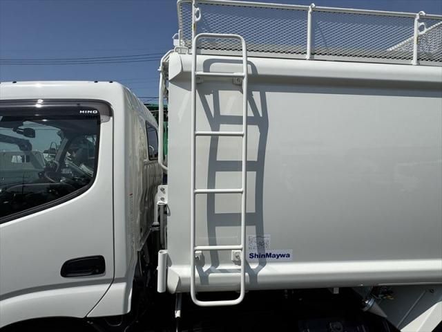 Hino DUTRO 2026-01 8311074-12
