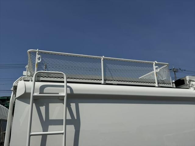 Hino DUTRO 2026-01 8311074-13