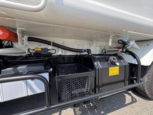 Hino DUTRO 2026-01 8311074-14