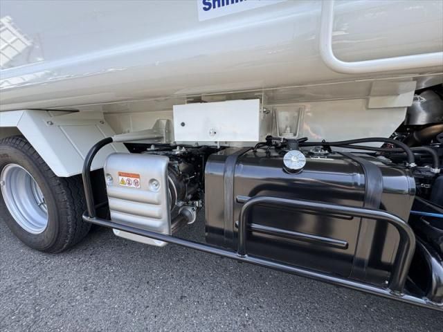 Hino DUTRO 2026-01 8311074-15