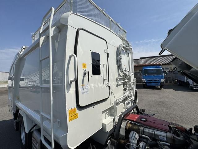 Hino DUTRO 2026-01 8311074-17