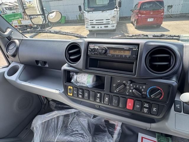 Hino DUTRO 2026-01 8311074-22