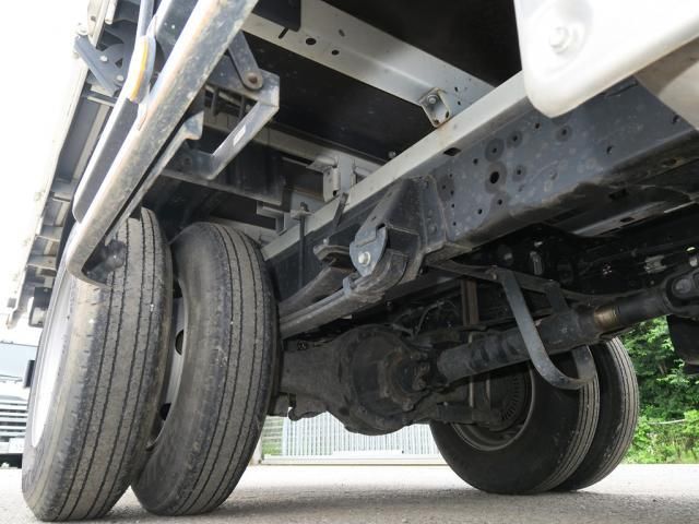 Hino DUTRO 2023-09 8311075-17