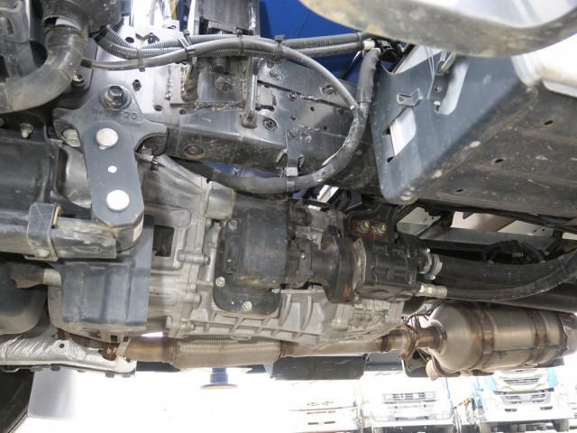 Hino DUTRO 2023-09 8311075-19