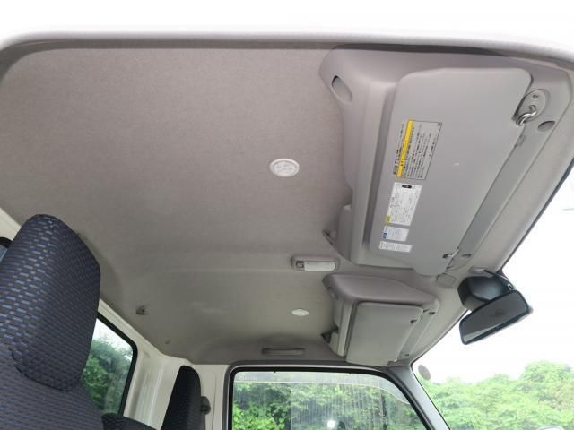 Hino DUTRO 2023-09 8311075-23