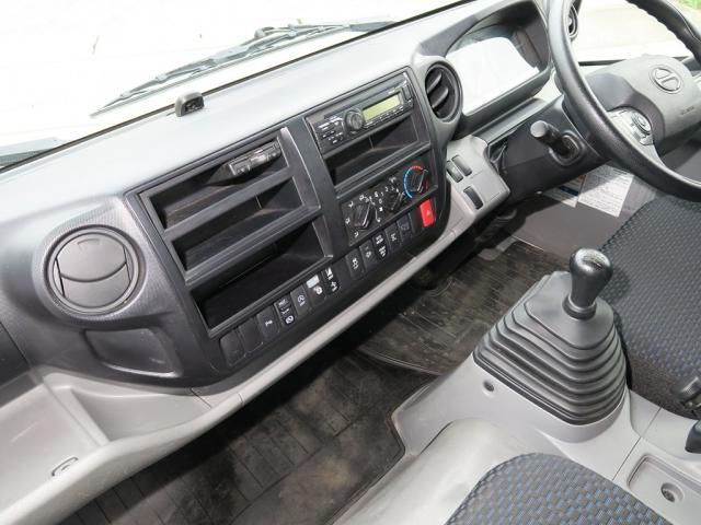 Hino DUTRO 2023-09 8311075-26