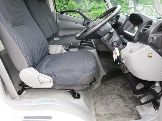 Hino DUTRO 2023-09 8311075-27