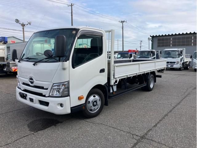 Hino DUTRO 2025-10 8311078-0