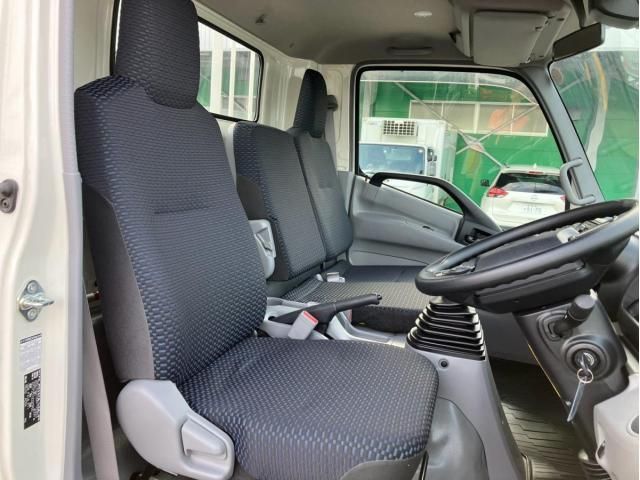 Hino DUTRO 2025-10 8311078-14